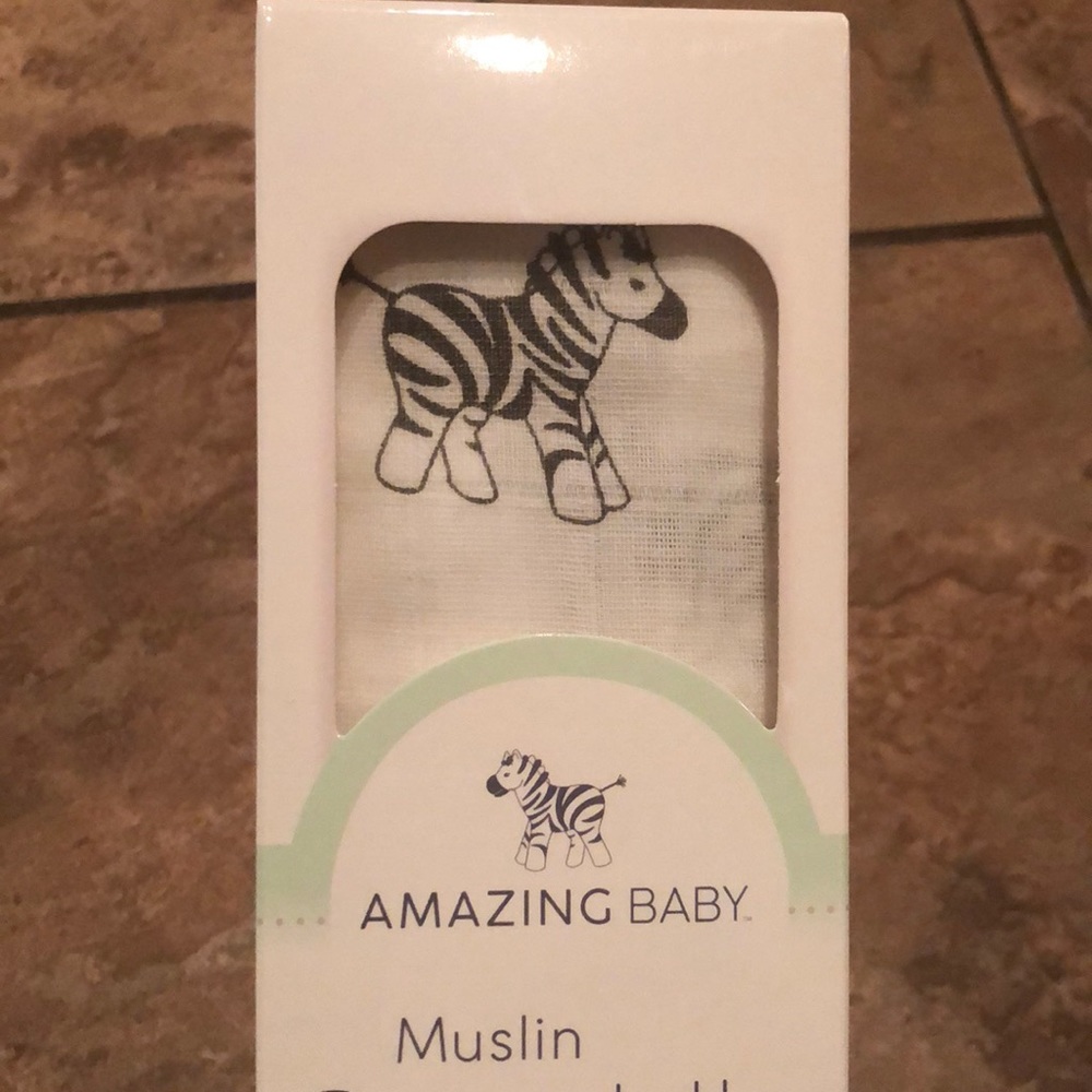 Amazing Baby Muslin Swaddle - Picture 2 of 2